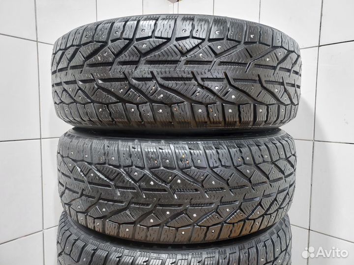 Kormoran SUV Stud 215/65 R16 102T