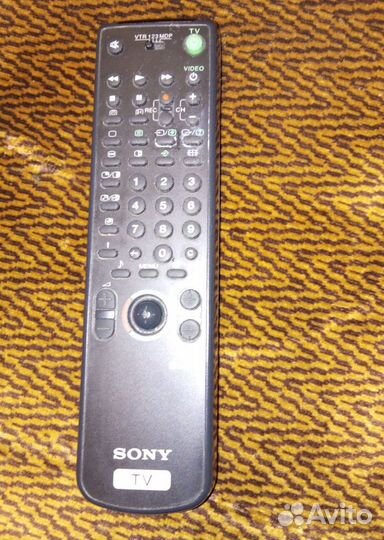 Пульты от видеомагнитофона LG и Телевизора sony