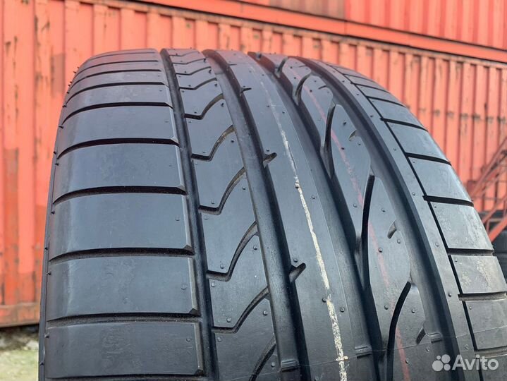 Bridgestone Potenza RE050A 285/30 R19 111H