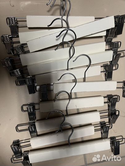 Вешалки плечики брючные деревянные белые