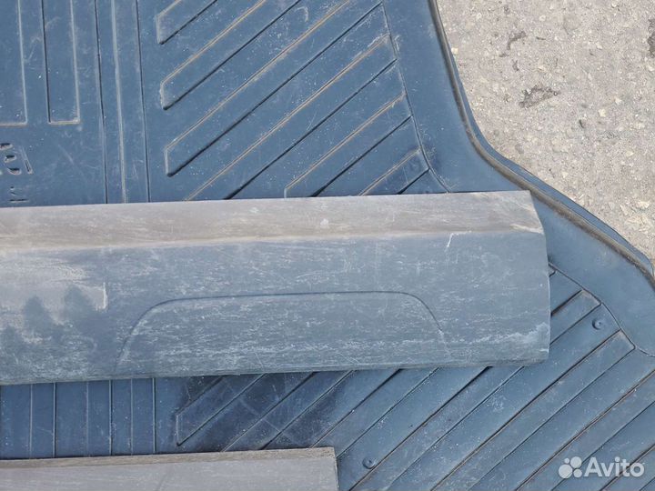 Молдинг двери передней левой audi Q3