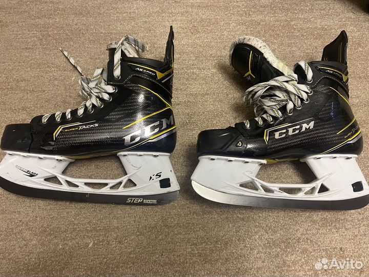 Коньки хоккейные