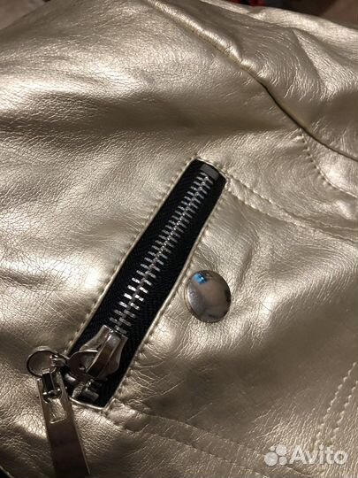 Ветровка женская