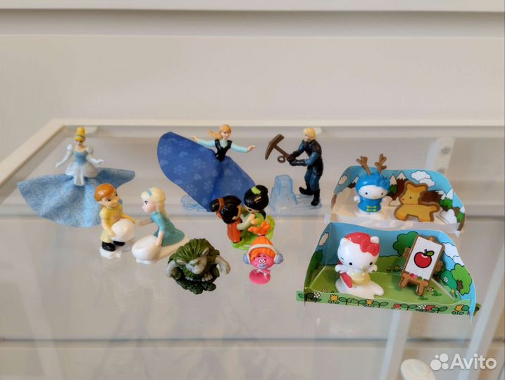 Игрушки из киндера, чупа-чупс