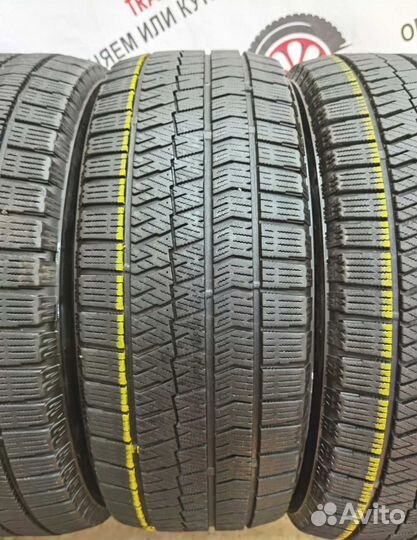 Bridgestone Blizzak VRX2 215/55 R17 94V