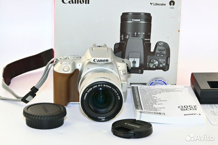 Canon EOS 250D 24.0MP зеркалка Kit Canon 18-55