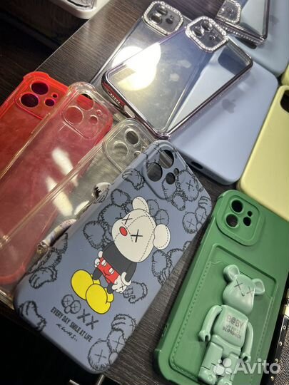 Чехлы на телефон iPhone 12