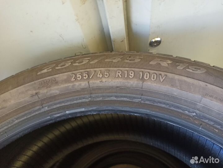 Pirelli Scorpion 255/45 R19 100V