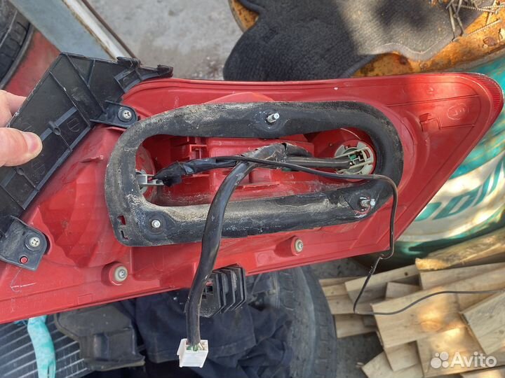 Задние фонари Toyota Mark X Grx120