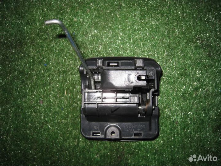 Ручка складывания задних сидений Toyota Auris E18