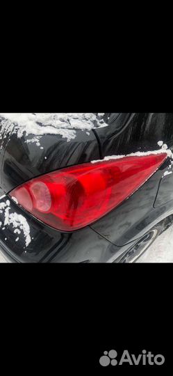 Фанарь задний правый ниссан тиида С11