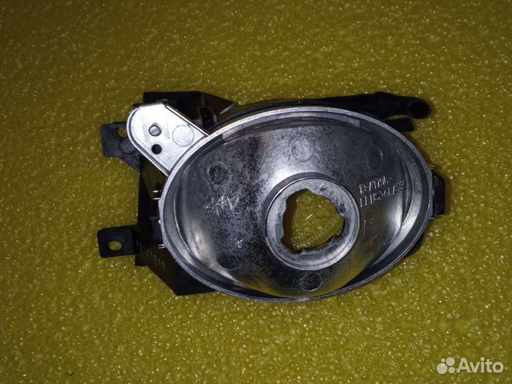 Фара противотуманная правая BMW E39