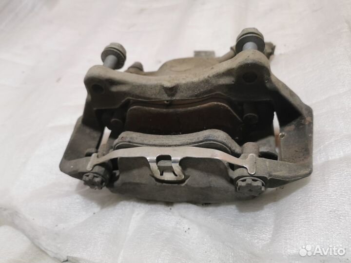 Суппорт передний правый Audi Q5, 8R 2008-2017