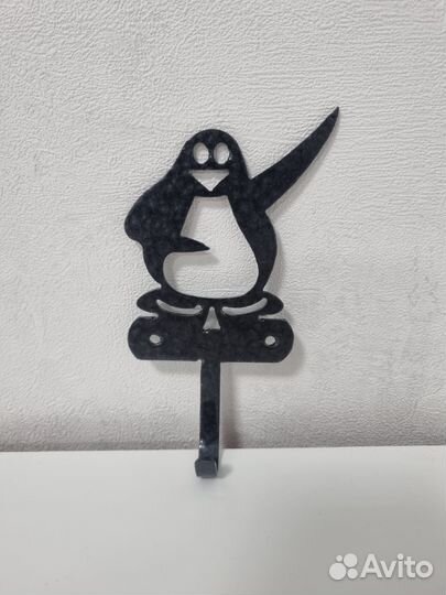 Крючок настенный металлический Пингвин