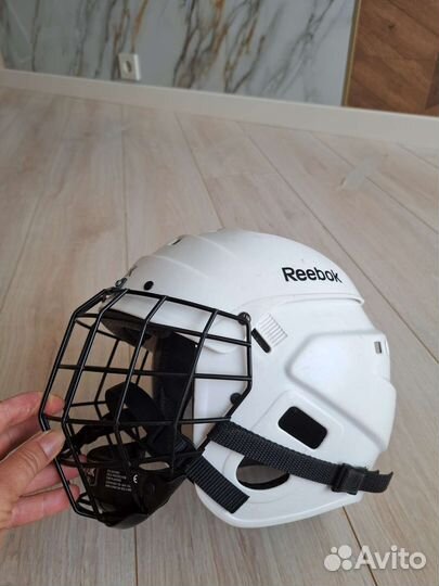 Шлем хоккейный reebok