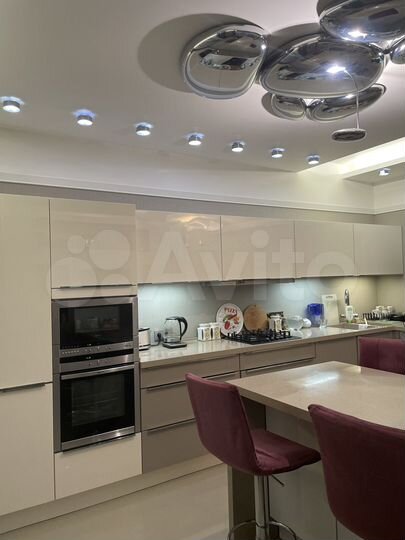 4-к. квартира, 154 м², 3/6 эт.