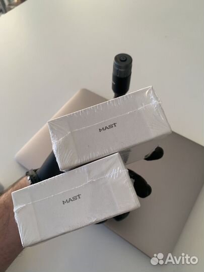 Маст аккумулятор с выходом RCA