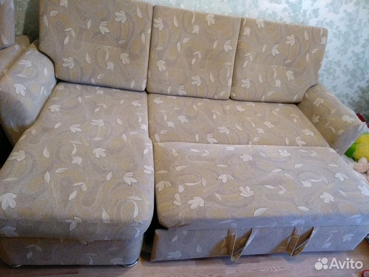 Угловой диван с креслом