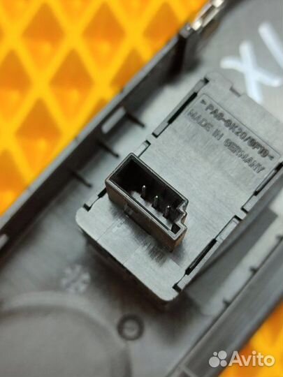 Кнопка стеклоподъемника задняя правая Bmw X1 E84