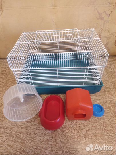 Клетка для грызунов просторная