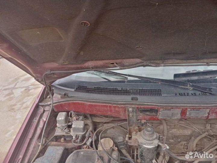 Жабо Mitsubishi Space Wagon 2 1992