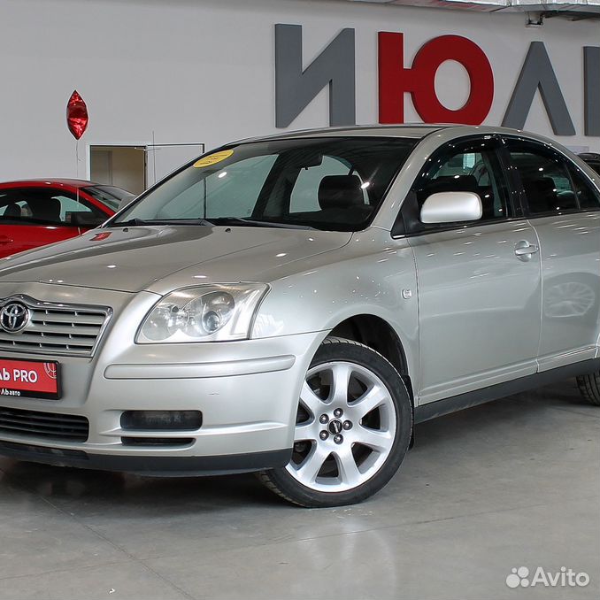 тойота авенсис бензин