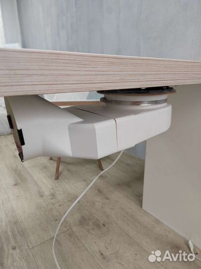 Встраиваемая вытяжка маникюрная