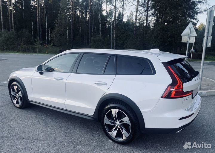 Volvo V60 Cross Country 2.0 AT, 2020, 42 000 км