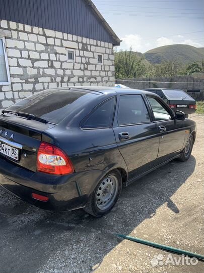 Капот на priora