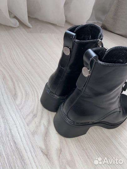 Ботинки женские