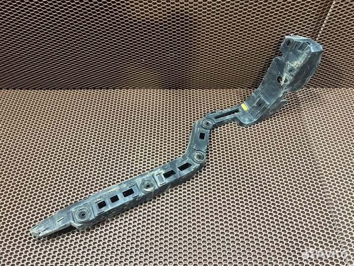 Кронштейн бампера задний правый Volkswagen Passat