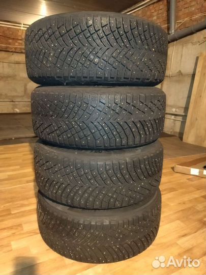 Michelin X-Ice North 4 255/50 R19