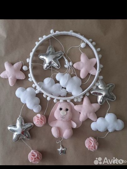 Мобиль на кроватку из фетра