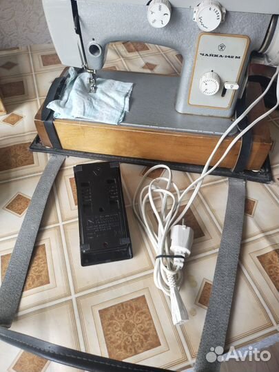 Швейная машинка чайка 142м