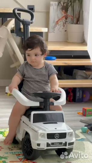 Детская машинка каталка с ручкой