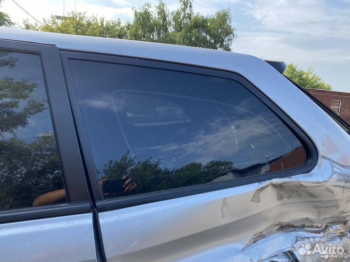 Стекло треугольник заднее левое SsangYong Kyron