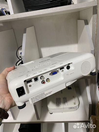 Проектор Epson EB-S05