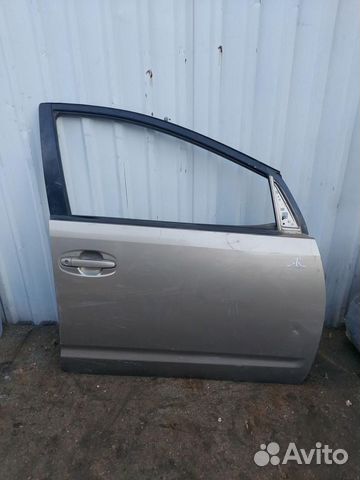 Дверь передняя правая Toyota Prius 2 NHW20 2011