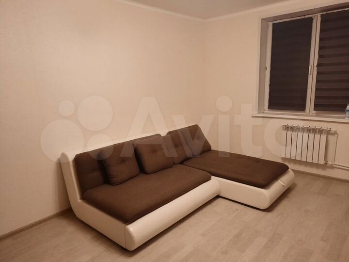 2-к. квартира, 54 м², 1/4 эт.