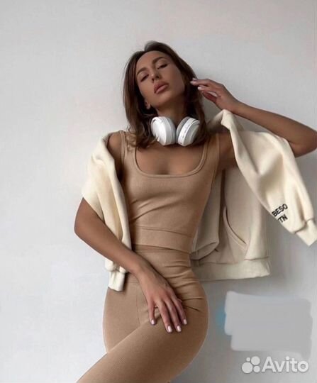 Костюм женский топ и лосины