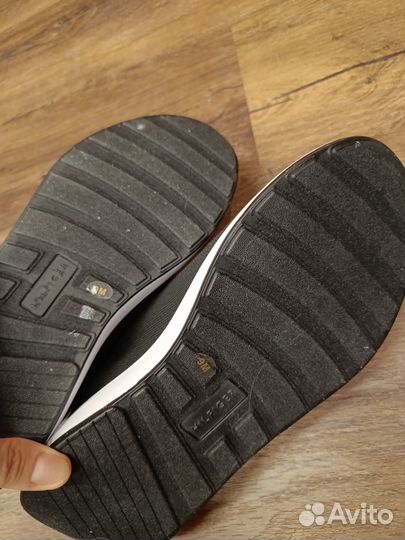 Слипоны новые Tommy Hilfiger 40 разм