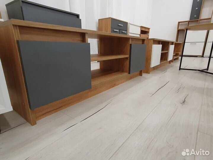 Полка для тв