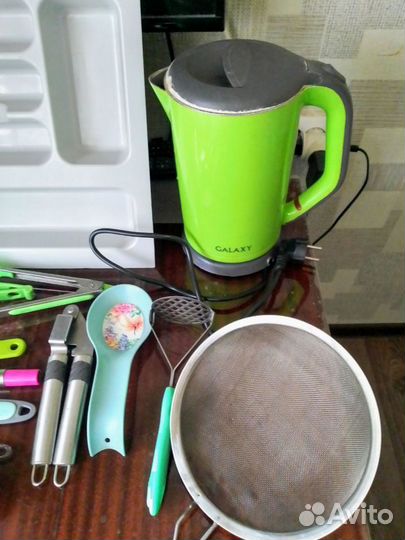 Чайник электрический набор кухонной посуды