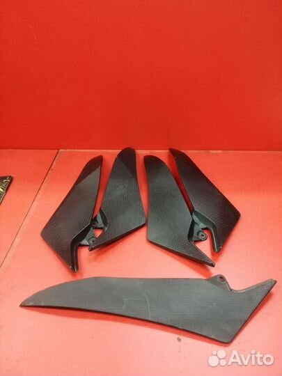 Пластик бензобака Yamaha R1 09-14