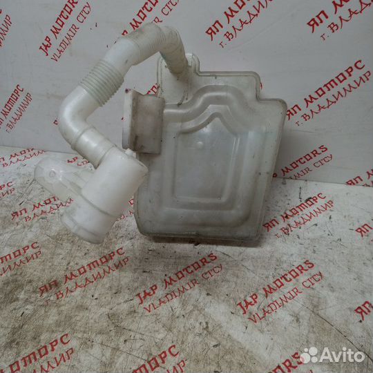 Бачок стеклоомывателя Volkswagen Golf 5 BVY 2006