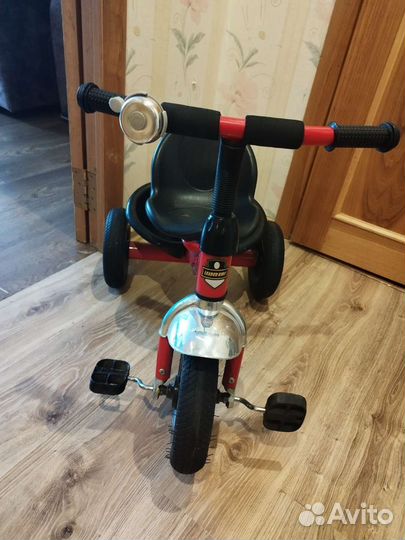 Трехколесный велосипед