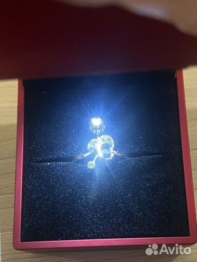 Кольцо золотое с бриллиантами женское