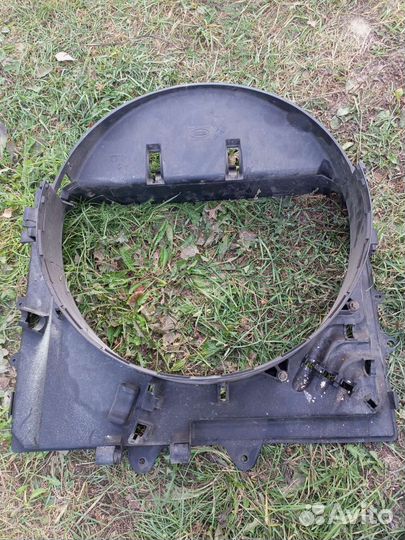 Диффузор вентилятора Range Rover