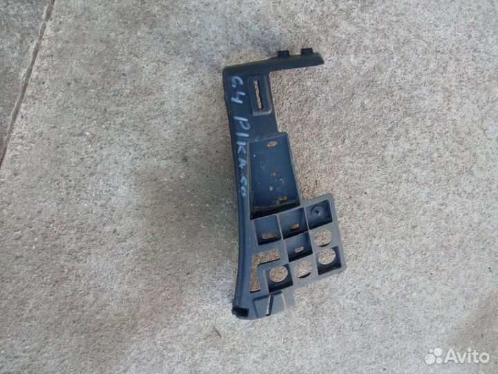 Citroen C4 Picasso левое крепление перед бампера