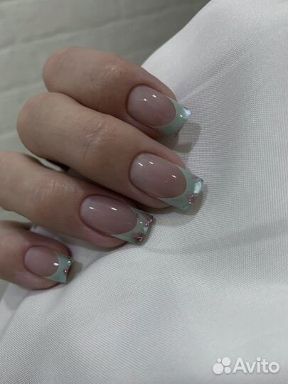 Маникюр, педикюр, гель-лак, укрепление ногтей